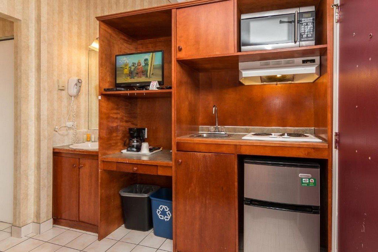 YYC Canadas Best Value Inn Chinook Station מראה חיצוני תמונה