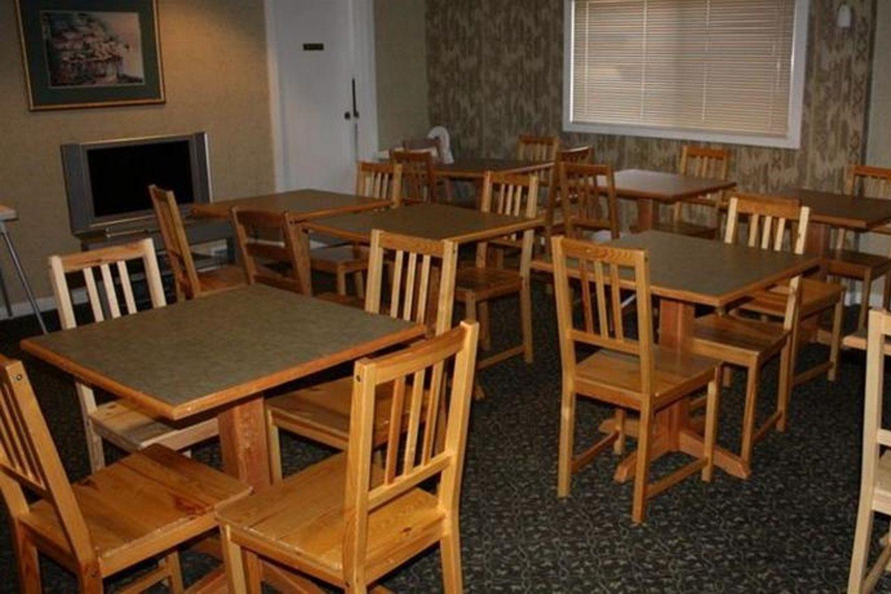 YYC Canadas Best Value Inn Chinook Station מראה חיצוני תמונה