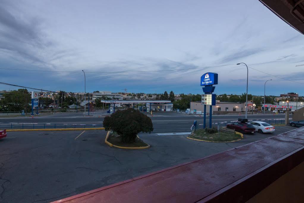 YYC Canadas Best Value Inn Chinook Station מראה חיצוני תמונה
