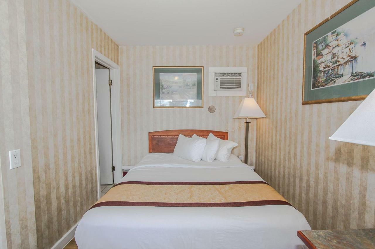YYC Canadas Best Value Inn Chinook Station מראה חיצוני תמונה