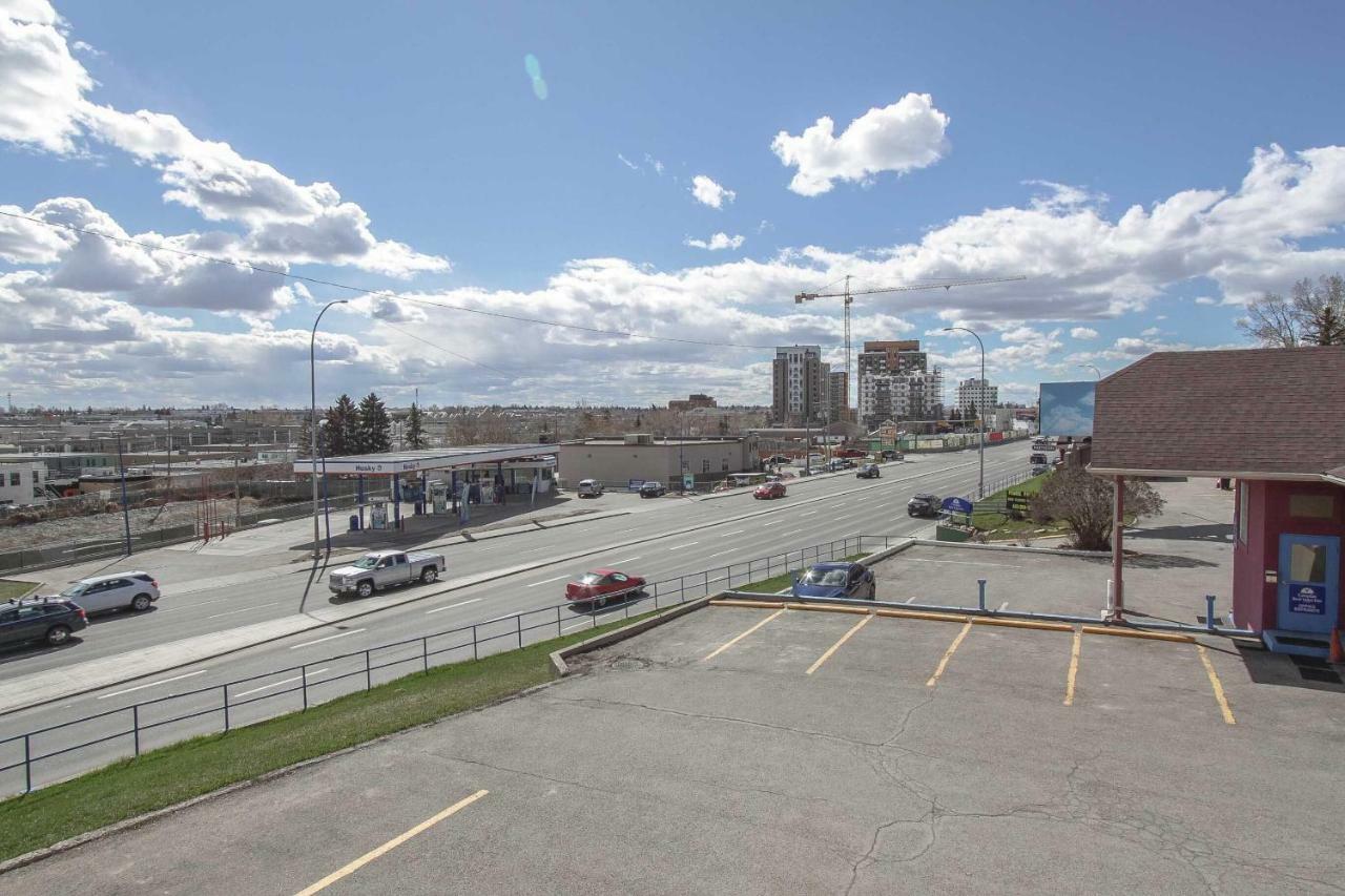 YYC Canadas Best Value Inn Chinook Station מראה חיצוני תמונה